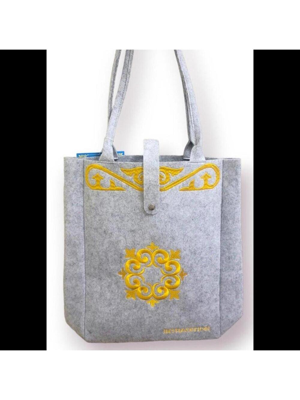 NWT Gray felt tote bag